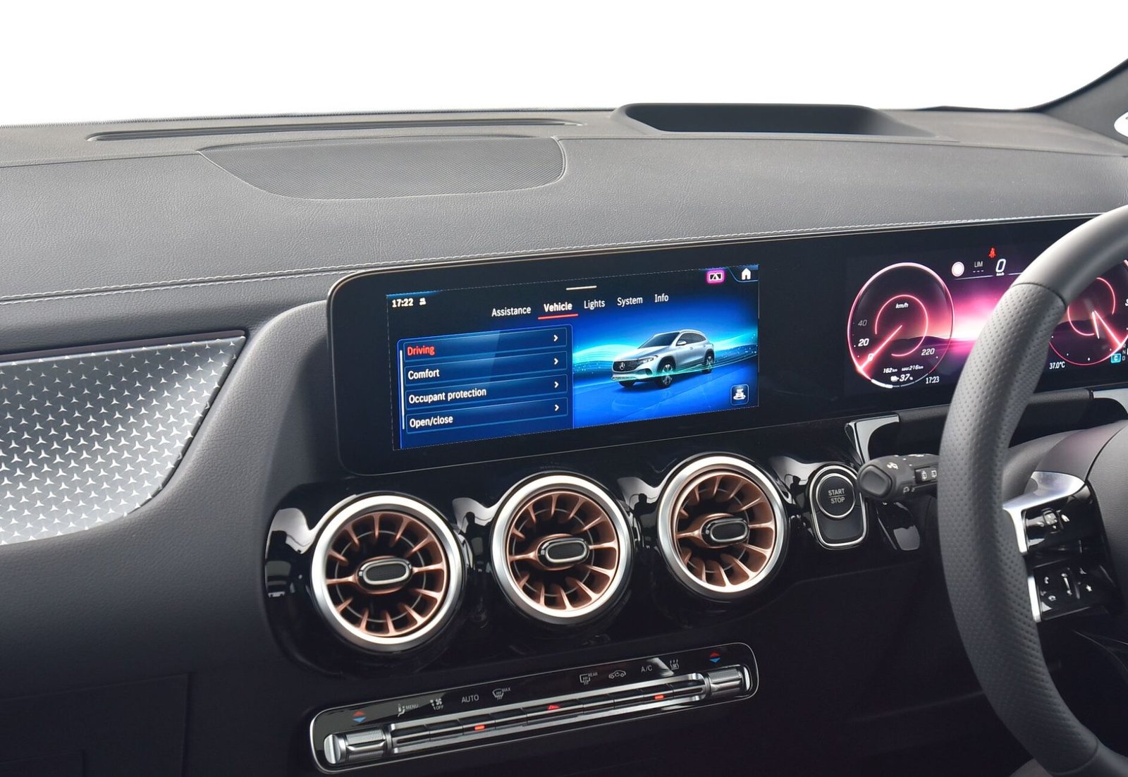 Mercedes-Benz EQA infotainment